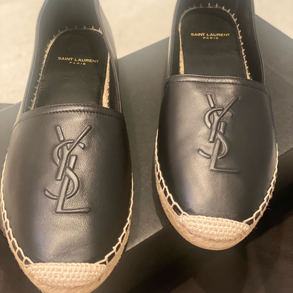 SAINT LAURENT
SAINT LAURENT DEBOSSED LOGO LEATHER ESPADRILLE